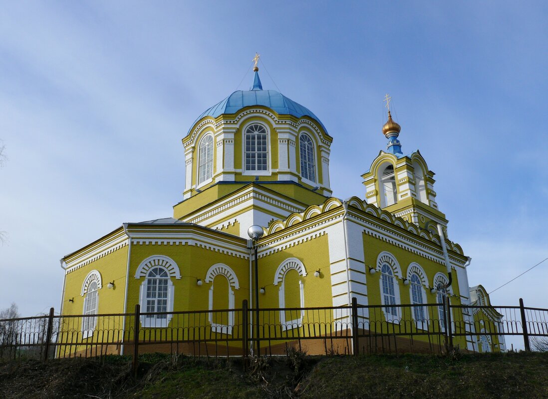 храм апостолов Петра и Павла.